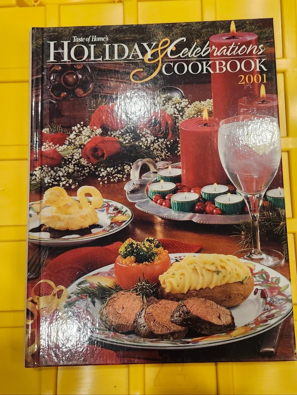 4 Vintage Taste Of Home's Holiday & Celebrations Cookbooks 2001 - 2004